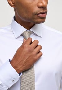 'Luxury Shirt' in White with Contrast Details - Modern Fit - Two Ply Cotton Twill Dress Shirt with Kent Collar (Size 16) by Eterna 1863