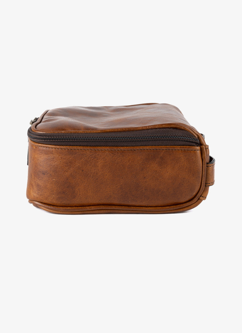 Donald Wash Kit in Titan Milled Honey by Moore & Giles