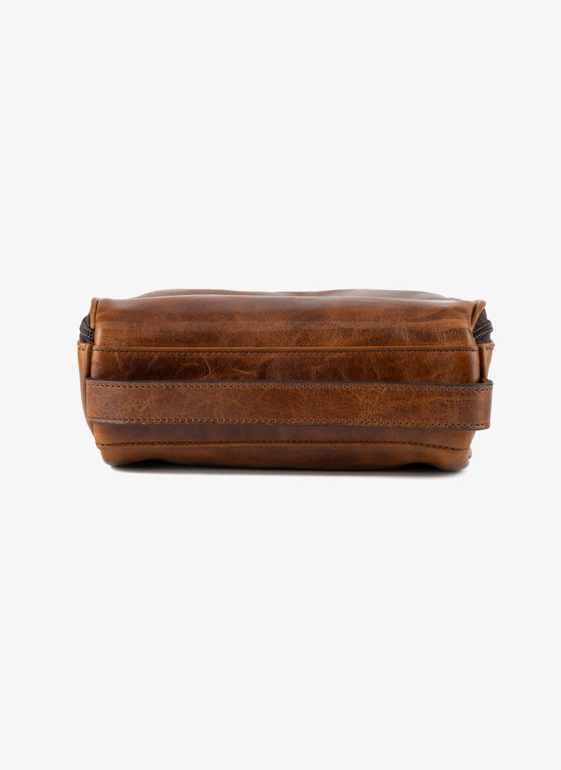 Donald Wash Kit in Titan Milled Honey by Moore & Giles
