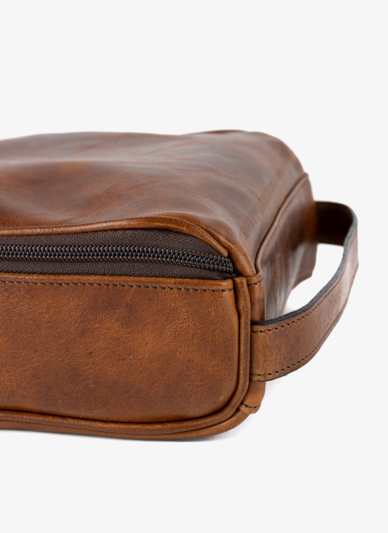 Donald Wash Kit in Titan Milled Honey by Moore & Giles