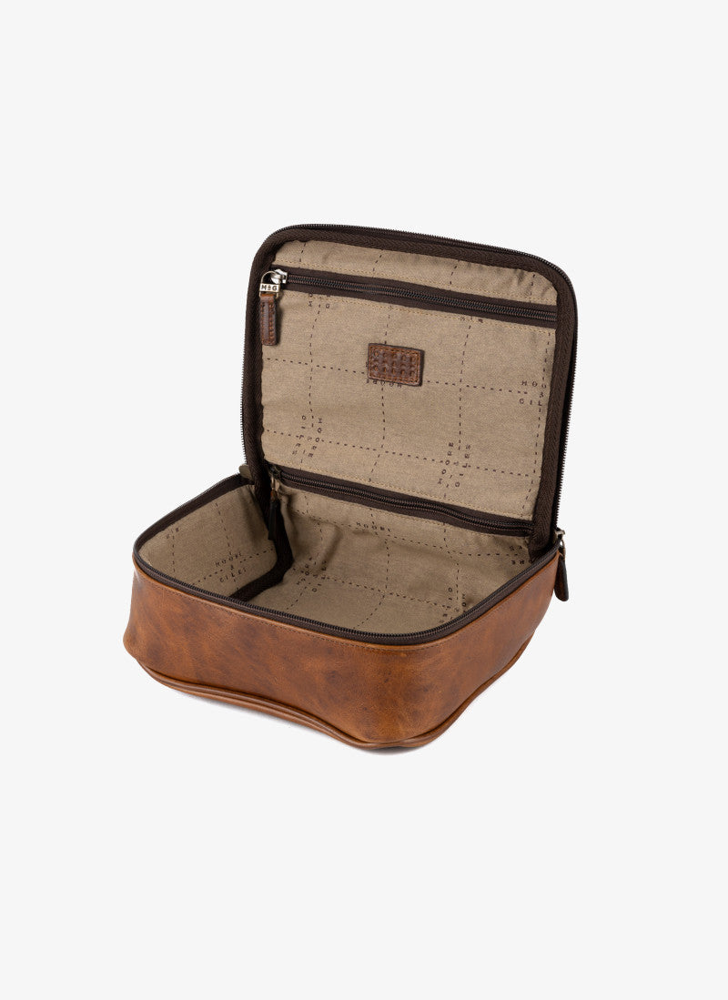 Donald Wash Kit in Titan Milled Honey by Moore & Giles