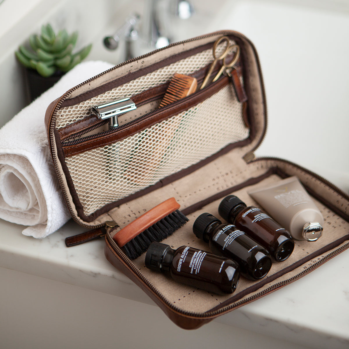 Kent Travel Kit in Baldwin Oak by Moore & Giles