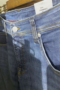 Lightweight Comfort Denim 5-Pocket Jeans in 5-Year Used Wash, Size 34x32 (Modern Straight Fit) by Ballin