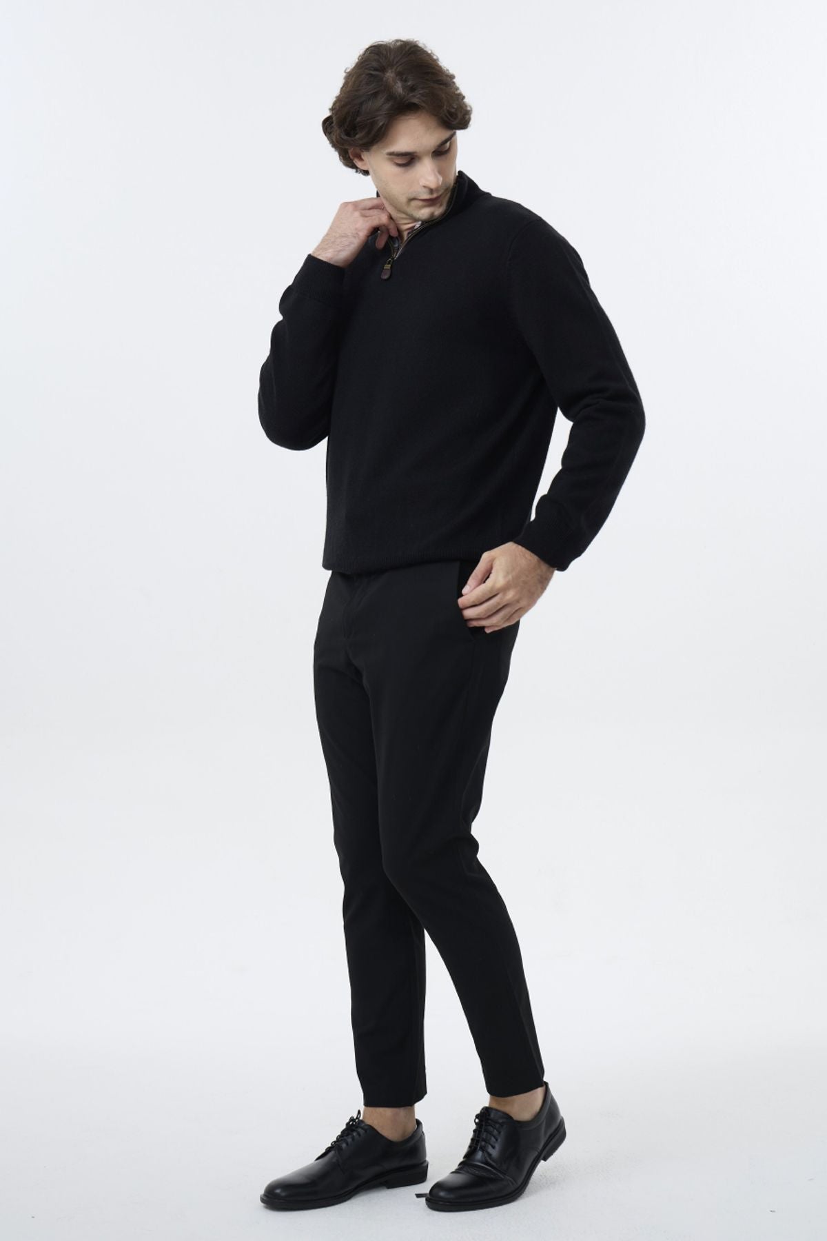 Extra Fine 'Zegna Baruffa' Merino Wool Quarter-Zip Sweater in Black by Viyella