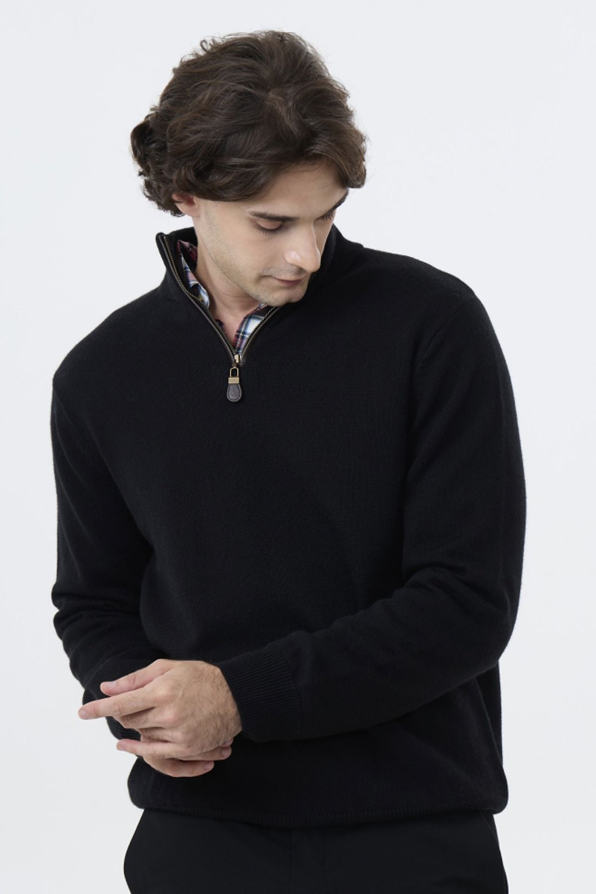 Extra Fine 'Zegna Baruffa' Merino Wool Quarter-Zip Sweater in Black by Viyella
