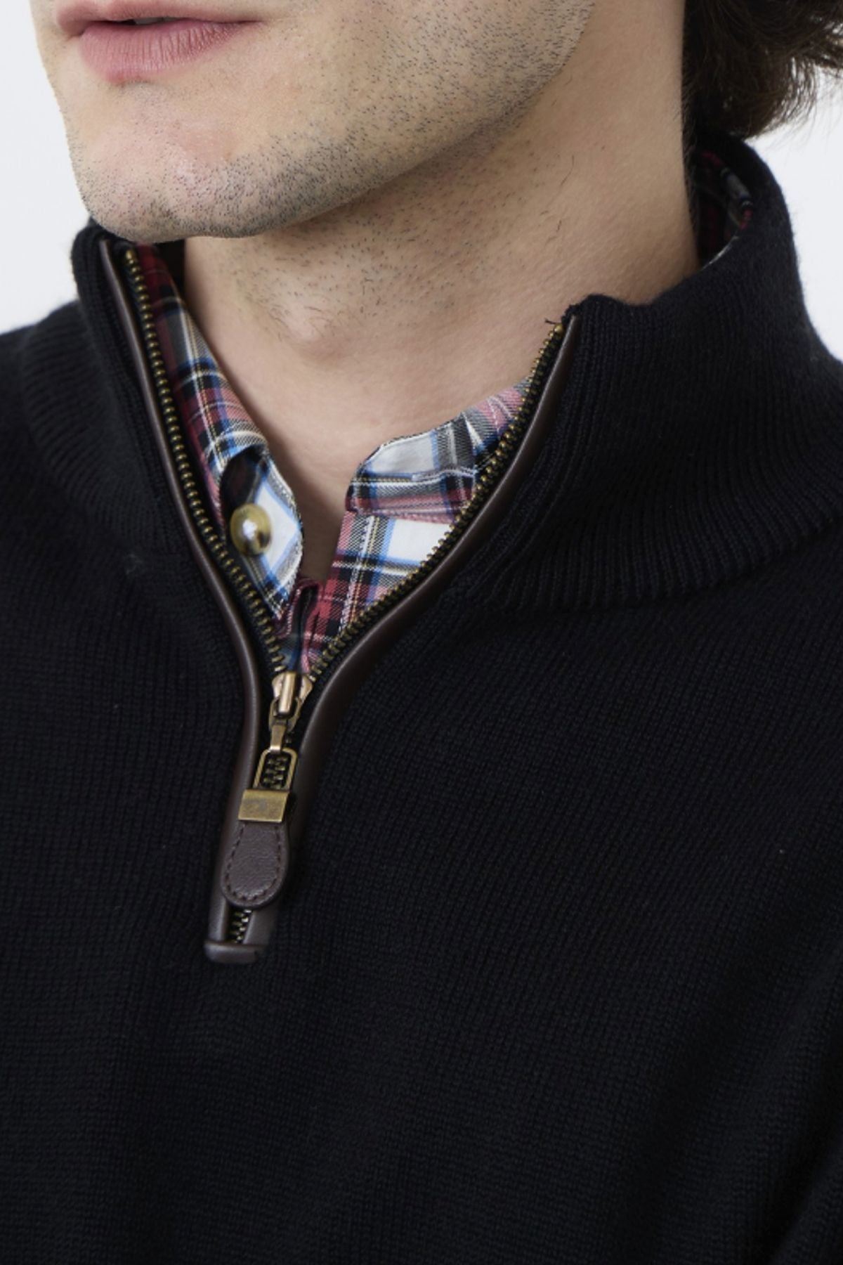 Extra Fine 'Zegna Baruffa' Merino Wool Quarter-Zip Sweater in Black by Viyella