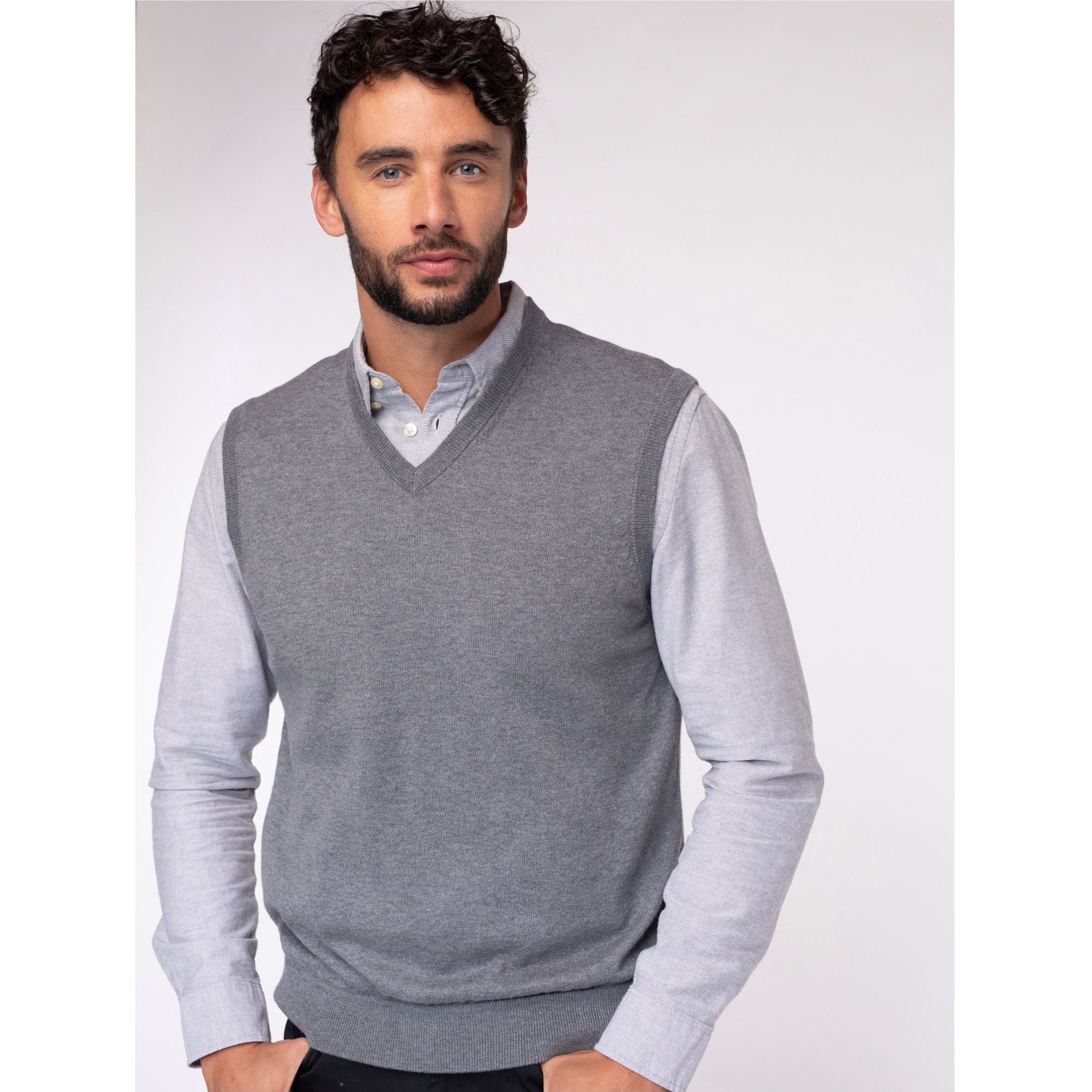 V-Neck Sweater Vest / Long-Sleeve Plain T-Shirt